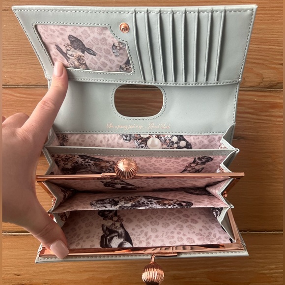 Ted Baker Felicee Bobble Matinee Patent Leather Grey Clutch/Wallet - Picture 6 of 7